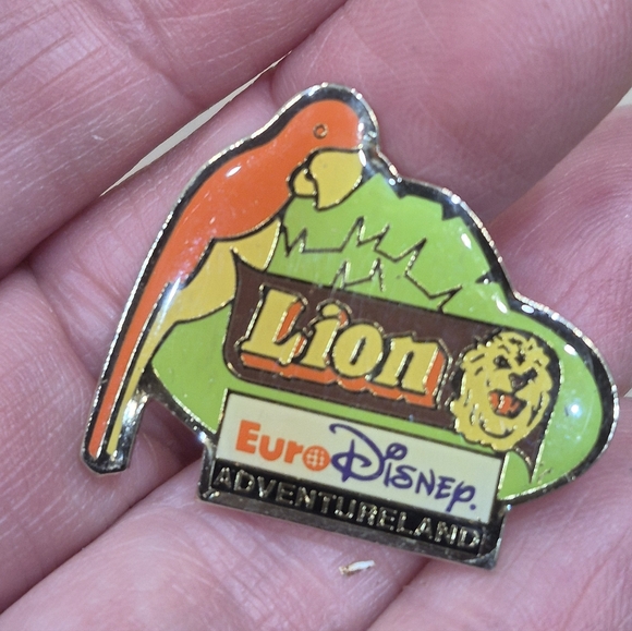 Euro Disney Enamel Pin "Lion" Adventureland - Picture 4 of 16
